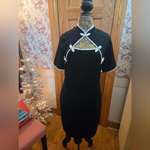 Stylish Black & White Sheath Dress With Cut-out Mandarin Collar & Nice Detailing